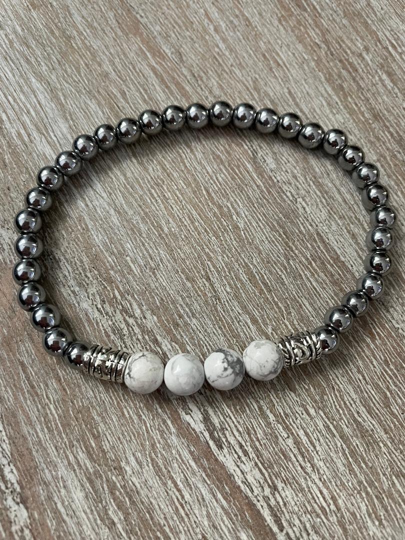 Unisex Silver Hematite and Howlite Beads Stretch Bracelet